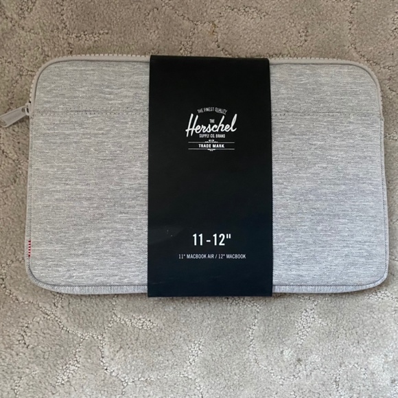 NEW Herschel gray 11-12" laptop case - Picture 1 of 2